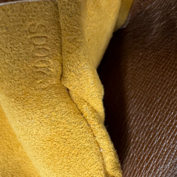 Authentic LOUIS VUITTON Monogram Musette Tango Shoulder Bag - Picture 12 of 13